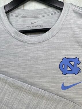 North Carolina Tar Heels Shirt Mens Small Gray Nike Dri-FIT Long Sleeve UNC